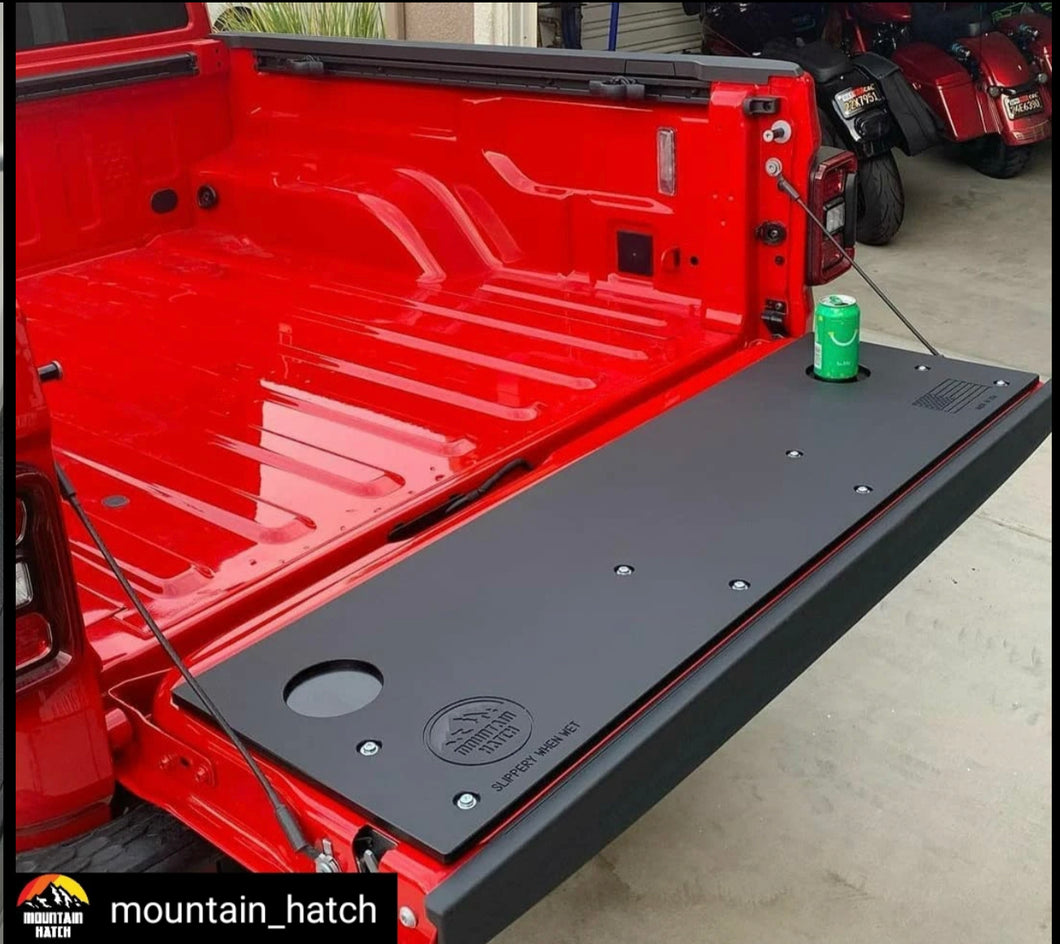 Mountain Hatch- 2019-2020 Jeep Gladiator Tailgate Insert